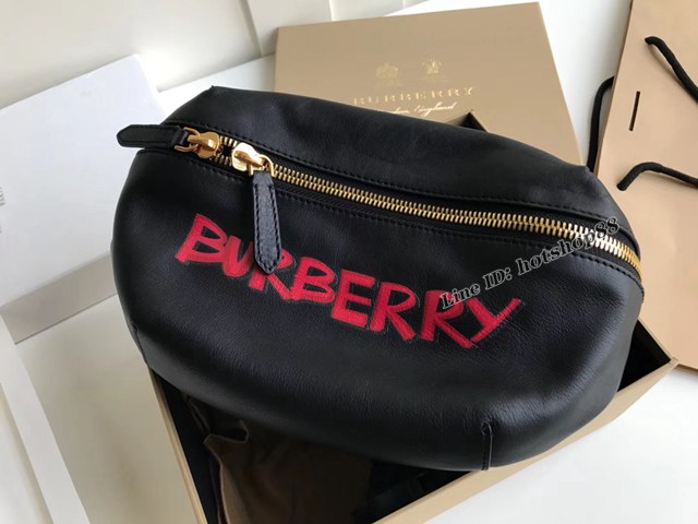 Burberry專櫃新款斜挎男士腰包胸包 巴寶莉品牌徽章壓花黑色腰包 yxb1124